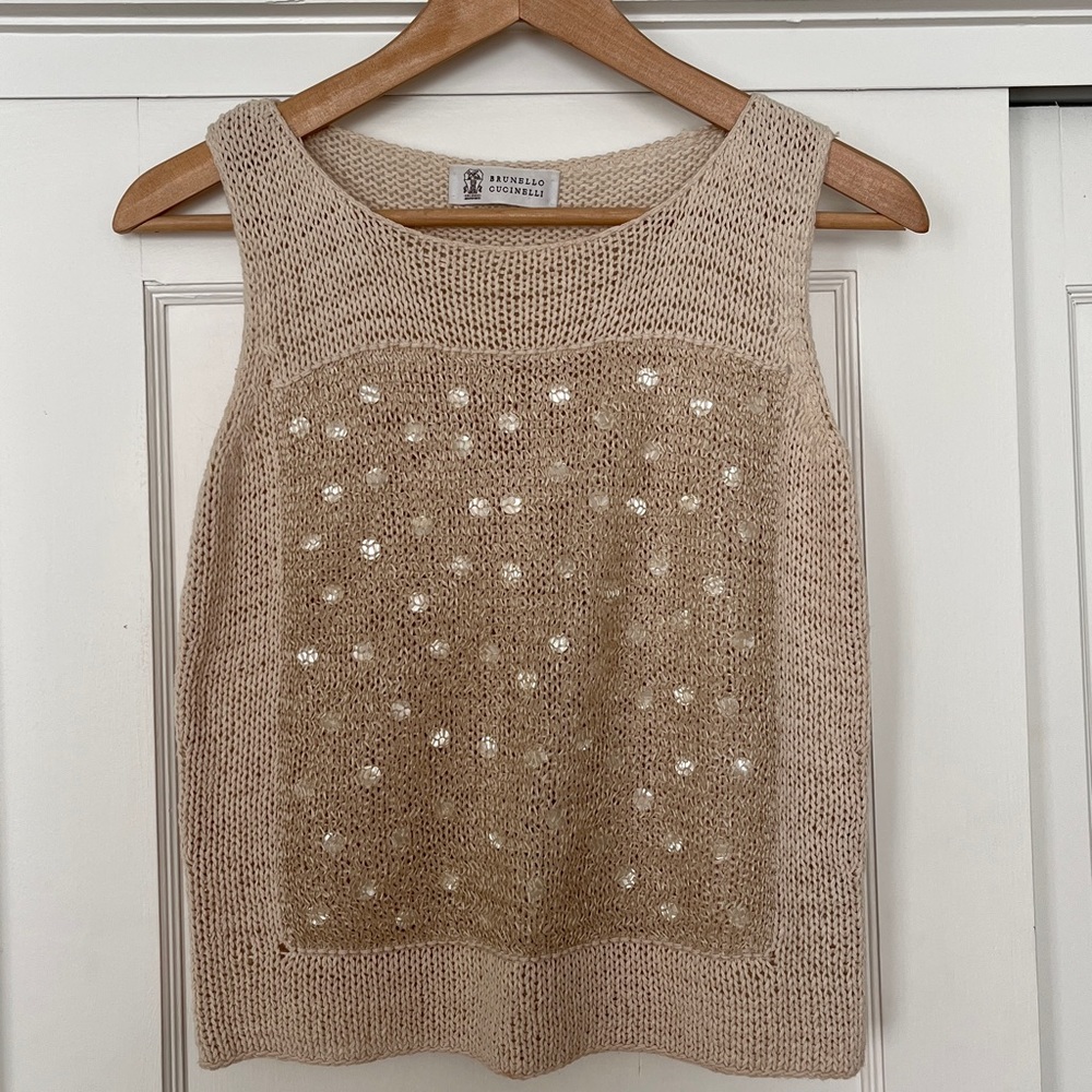 Brunello Cucinelli ivory sleeveless sweater top with mother of pearl details